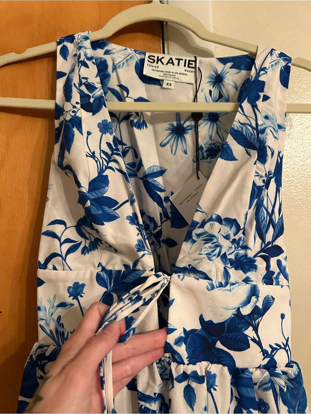 Skatie Dress 🤍💙 - Picture 2 of 3